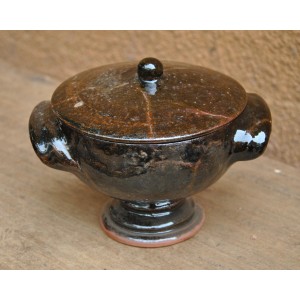 Pot en céramique par Lassané Sakandé